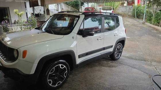 JEEP RENEGADE 2.0 16V TURBO DIESEL TRAILHAWK 4P 4X4 AUTOMÁTICO